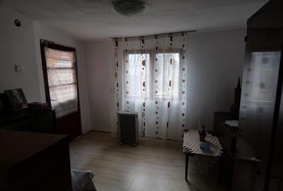 Casă cu 3 camere cu Teren 1450 Mp în Boțești - 4