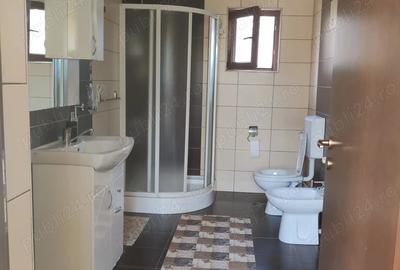 Casă cu 5 camere în Central - 1