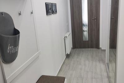 Apartament cu 2 camere decomandat în Valea Adâncă
