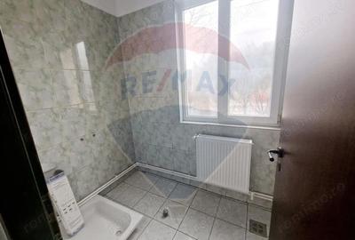 Casă cu 8 camere cu Teren 536 Mp în 1 Mai - 5