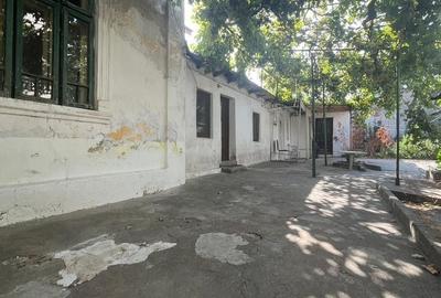 Casă individuală cu 5 camere cu Canalizare în Faleza Nord