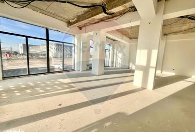 Spațiu comercial, de 75.4 mp, în Central