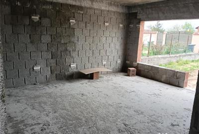 Casă cu 3 camere cu Teren 365 Mp în Mihăilești - 9