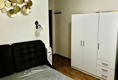 Garsonieră de închiriat - Micro 40, etaj 2, 20 mp + balcon - - 3
