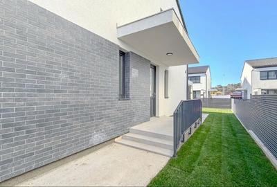 Duplex cu 3 camere cu Canalizare în Sânpetru - 2