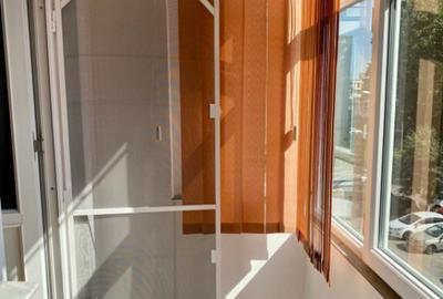 Apartament cu 3 camere decomandat, mobilat în Faleza Nord