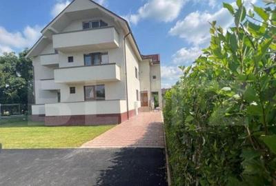 Apartament de 4 camere , 2 balcoane , 93 mp, zona Careiului - 2