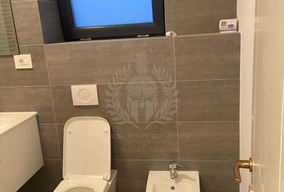 //2 CAMERE//CENTRAL// //2 CAMERE//CENTRAL// - 5