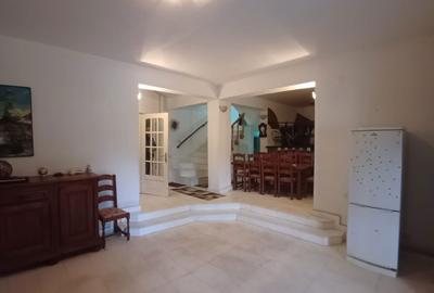 Casă cu 7 camere cu Teren 500 Mp în Nord - 6