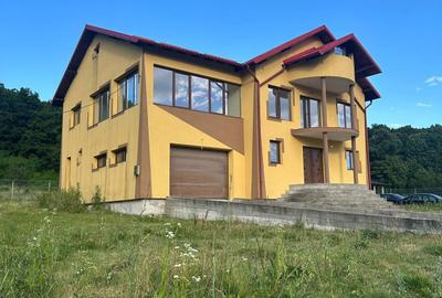 Casă individuală cu 6 camere cu Garaj în Bărbătești - 1