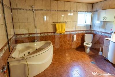 Casă cu 7 camere cu Teren 2500 Mp în Central - 8