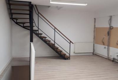 Oportunitate de Investiție: Teren cu două Imobile și Autorizație de Construire - 3