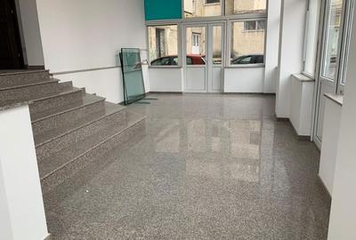 Spațiu comercial, de 500 mp, în Central - 1