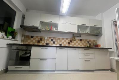 Centru apartament 3 camere renovat etajul 1 vedere stradala - 17