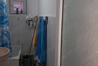 Apartament cu 3 camere semidecomandat în Big - 4