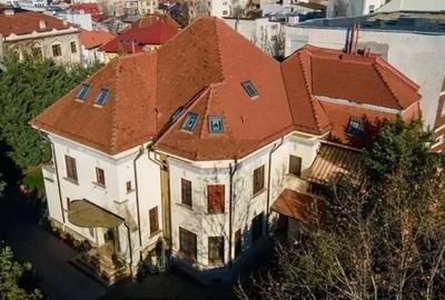 Casă cu 12 camere cu Canalizare în Unirii - 2