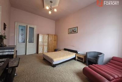 Casă individuală cu 8 camere cu Canalizare în Aradul Nou - 1