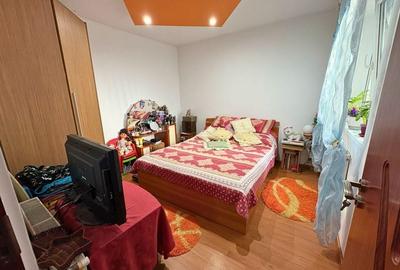 Apartament 3 camere decomandat ( balcon si două pivnițe) - 4