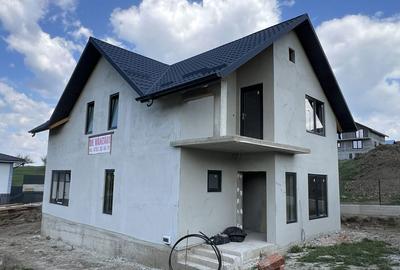 Casă cu 4 camere în Central - 1