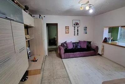 Apartament 3 camere Sagului decomandat amenajat centrala proprie - 1