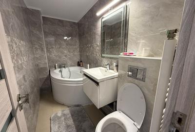 Apartament cu 3 camere decomandat în 13 Septembrie - 15