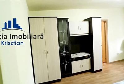 Apartament cu 3 camere de vanzare - Zona Micro 14 - 1