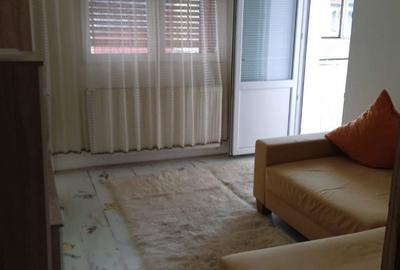 Apartament cu 3 camere decomandat în Govândari - 2