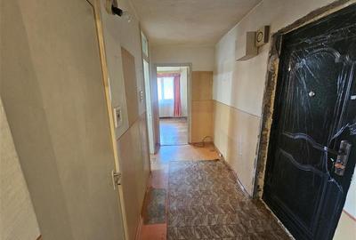 Apartament cu 2 camere decomandat în Micro IV - 19