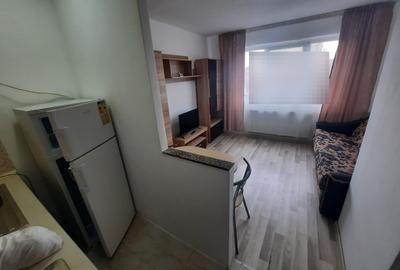 Garsoniera, etajul 2/4, zona Podu Ros