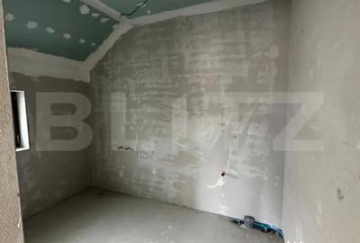 Casă cu 4 camere cu Teren 380 Mp în Central