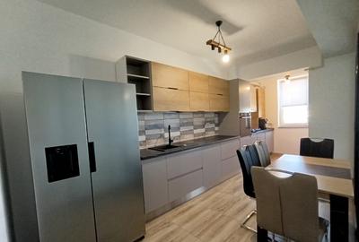 Apartament cu 3 camere decomandat în Tomis Nord