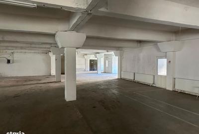 Spațiu comercial, de 2,600 mp, în Central - 4