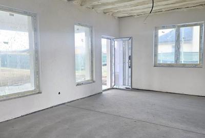 Casă cu 3 camere cu Teren 479 Mp în Cristian - 2