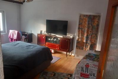 Apartament cu 2 camere decomandat în Răcădău - 1