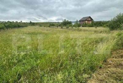 Teren de 5200 mp, în Central