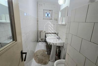 Apartament cu 4 camere, etaj intermediar, zona Dacia - 7