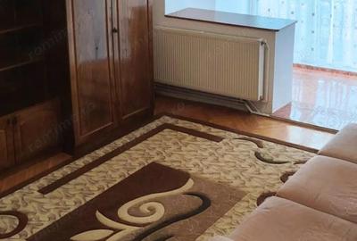 3 camere, situat la etajul 1 al unui imobil din zona 13 Decembrie Faget - 7