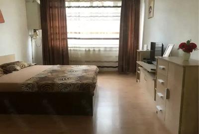 Garsonieră decomandată în Central - 7