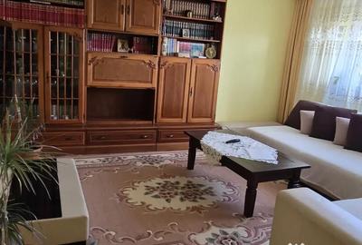 Apartament cu 3 camere decomandat în Exterior Vest - 2