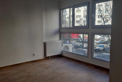 Garsonieră decomandată în Universitate