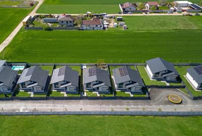 Casă individuală cu 4 camere cu Canalizare în Frumușani - 6