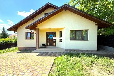 Casă cu 3 camere cu Teren 370 Mp în Miroslava - 1
