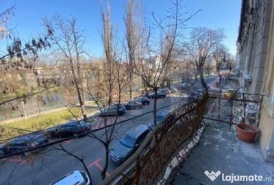 Spațiu comercial, de 105 mp, în Central - 3