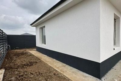 Casă cu 3 camere cu Teren 400 Mp în Central - 2