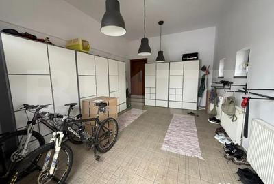 Casă cu 8 camere cu Teren 2759 Mp în Mușcel - 5