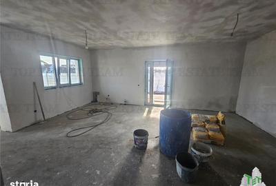 Casă cu 4 camere cu Teren 464 Mp în Joița - 2