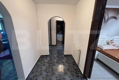 Apartament de vanzare cu 3 camere, 77 mp, zona Micro3 - 12
