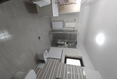 Casă cu 7 camere cu Teren 400 Mp în 23 August - 2