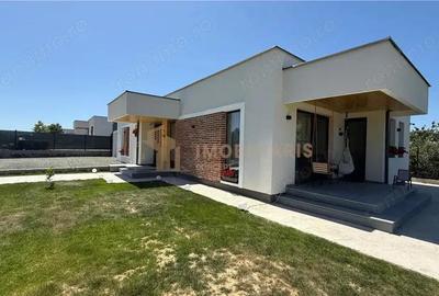 Casă cu Teren 700 Mp în Mocira