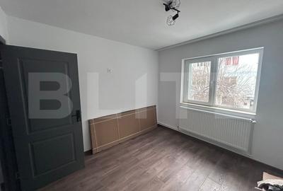 Apartament cu 3 camere semidecomandat, mobilat în Rovine - 2